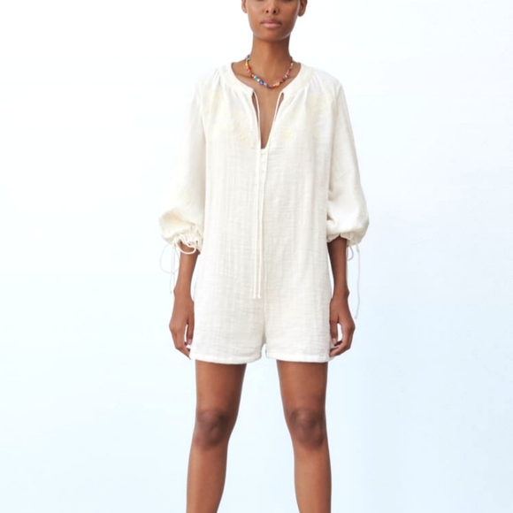NWT ZARA- ROMPER WITH FLORAL EMBROIDERY - Picture 1 of 8